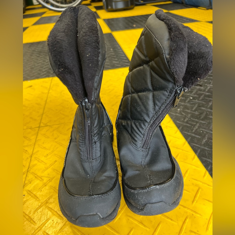 Black Quilted C9 by Champion at Target Women’s Winter/Snow Boots Size 6